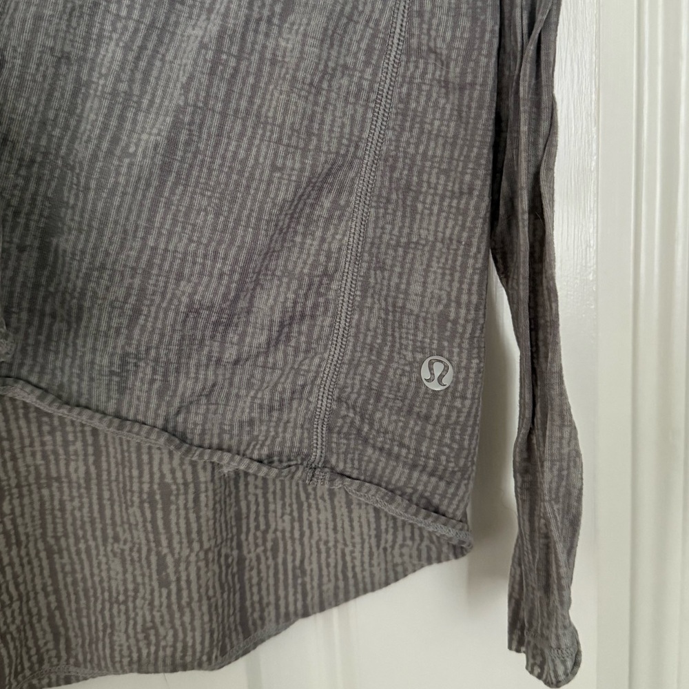 Lululemon top - Picture 2 of 3